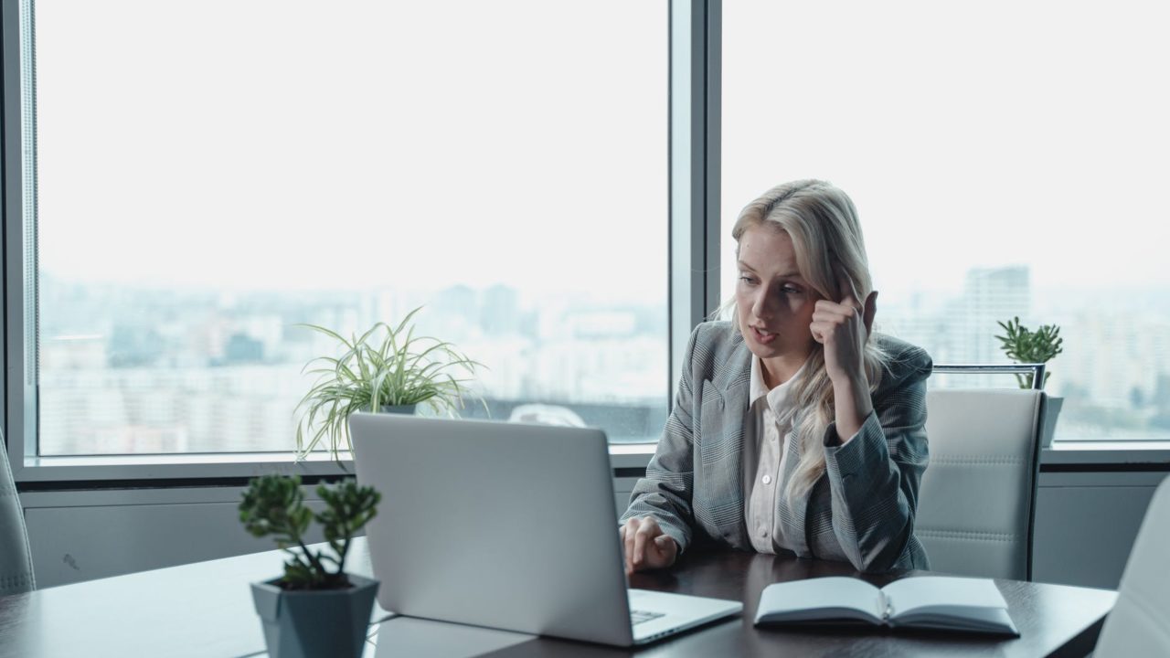 Mulheres ocupam só 37,4% dos cargos gerenciais do Brasil; média mundial é pior